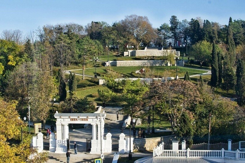 Самые красивые локации города Севастополь. Где пофотографироваться в Севастополе? Локации для фото. 1 место. Первое место. Место. Бывшее мес. Профессиональная фотосъемка в Крыму. Натуральные эмоции и живые кадры. Забронируйте дату прямо сейчас!