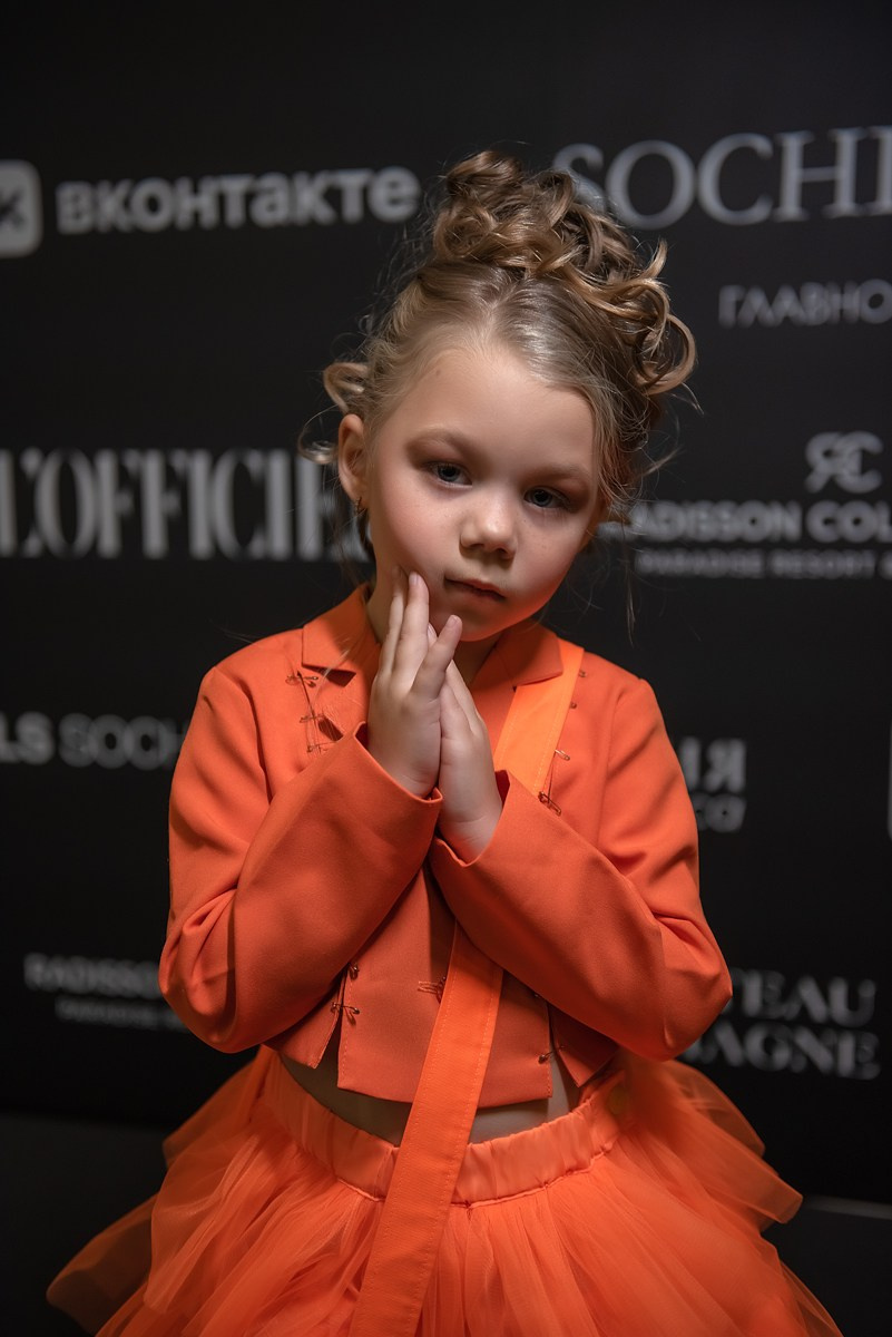 SochiFashionWeek2024 дизайнер Анохина Светлана. Семейный и коммерческий фотограф в Сочи Александр Бодунов