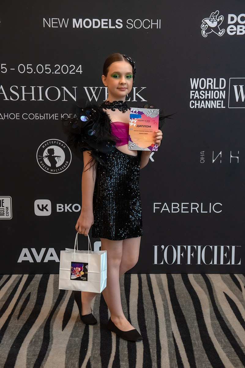 SochiFashionWeek2024 дизайнер Кибовская. Семейный и коммерческий фотограф в Сочи Александр Бодунов