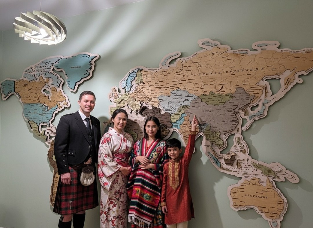 Карта мира из дерева. Art objects for walls. Author’s paintings, panels, clocks and portraits by photo