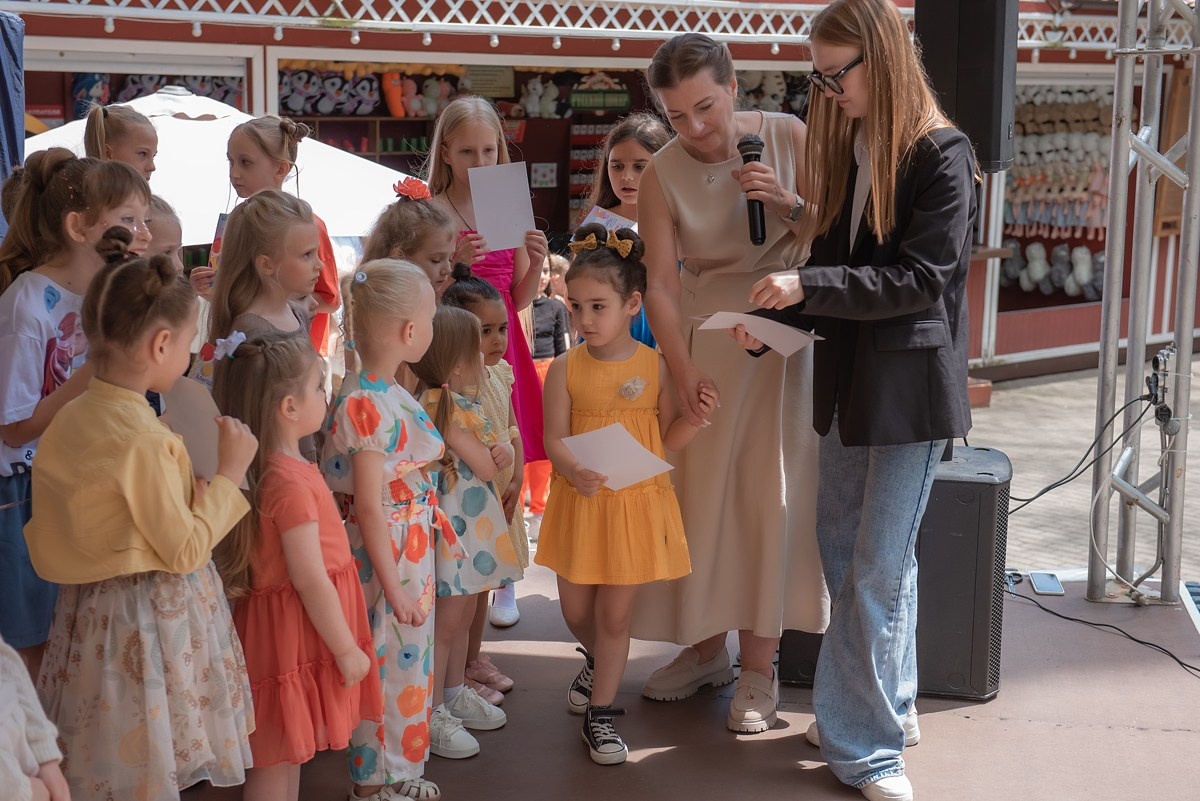 Парк Ривьера дефиле HAPPYkids. Семейный и коммерческий фотограф в Сочи Александр Бодунов