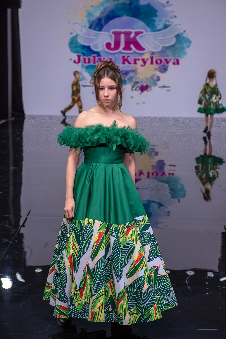 SochiFashionWeek2024 дизайнер Юлия Крылова. Семейный и коммерческий фотограф в Сочи Александр Бодунов