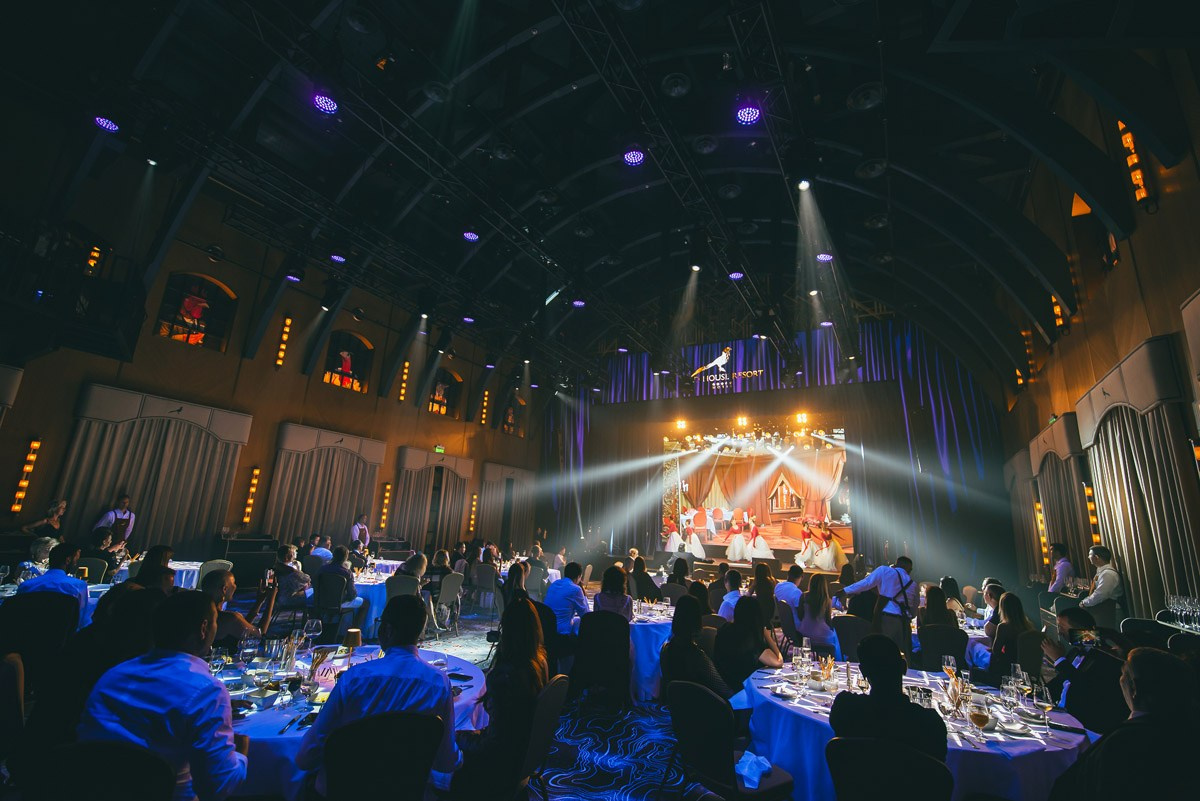 Old House Resort & Spa — «12 стульев»