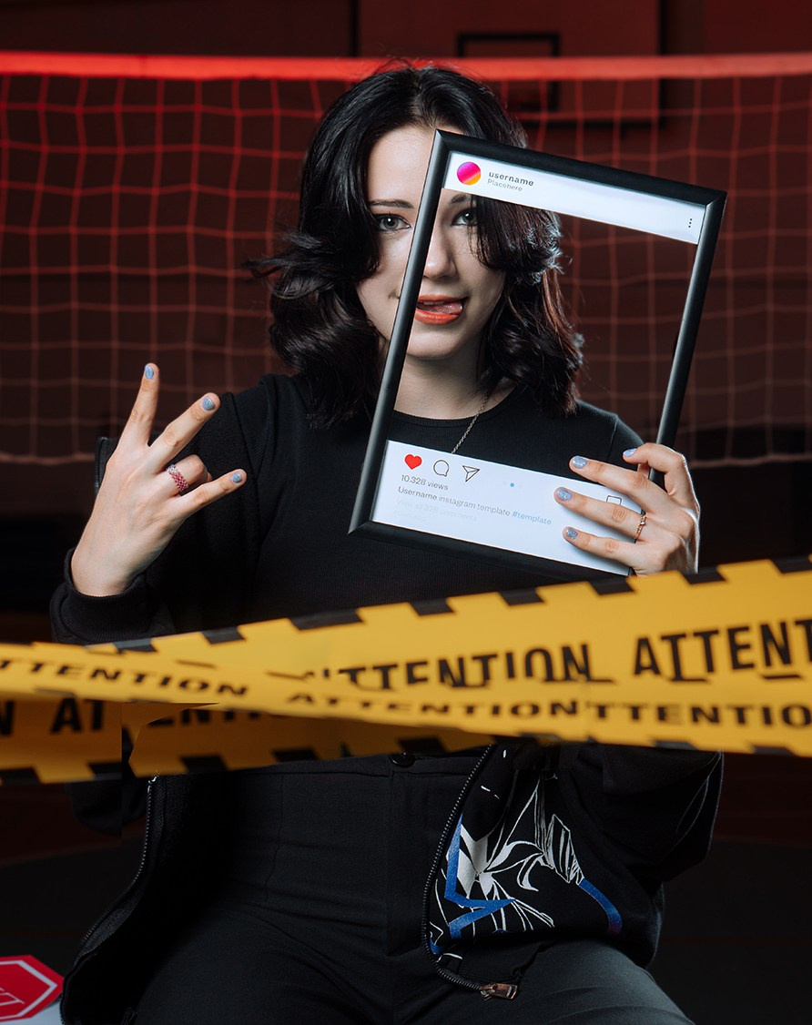 Рушим шаблоны о школьной фотографии!Мелбук. - это современный подход к созданию ярких и современных выпускных альбомов в Хабаровске и Хабаровском крае!Работаем по всему Дальнему Востоку!Наша творческая студия проводит красивые, смешные и классные фотосессии, которые подойдут для мальчиков и девочек,которые учаться в 4, 9, 11 классах.Наши макеты содержат цитаты, фото, фразы, прикольные росписи, которые мы размещаем в дипломе выпускника.Заказать выпускную книгу в городе Хабаровск, настолько же важно, как выпускная песня и выпускная лента на торжественный праздник.Дизайнер наших книг живет в СПБ, а ваши альбомы печатаются в Москве.Посмотрите наши работы на сайте, которые изготовил наш фотограф на Дальнем Востоке в 2024 - 2025 году.На нашем сайте размещены шаблоны, информация, цена и трудовой договор.