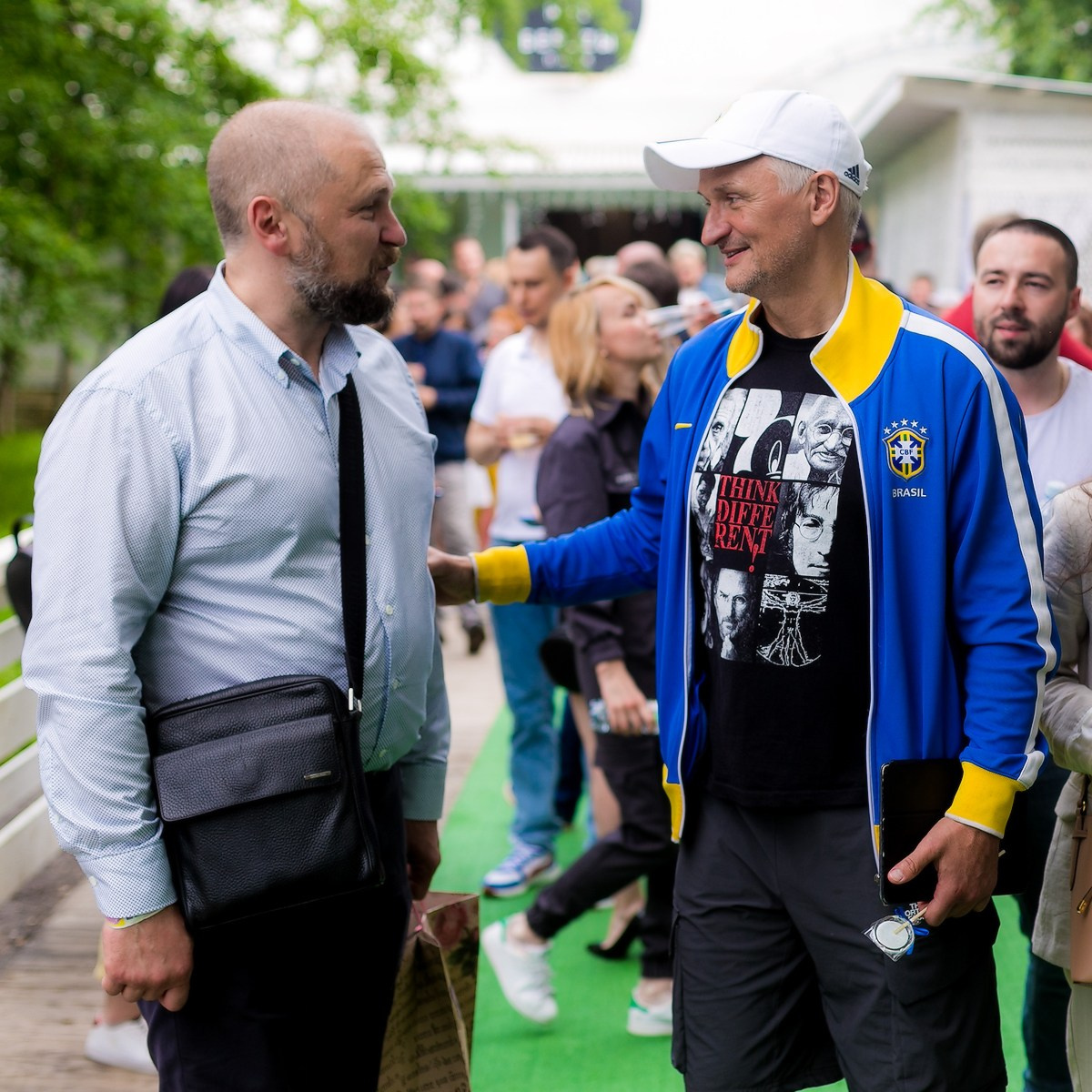 Фотосъемка корпоратива Major на берегу строгинской поймы. Репортажный фотограф Борис Геер