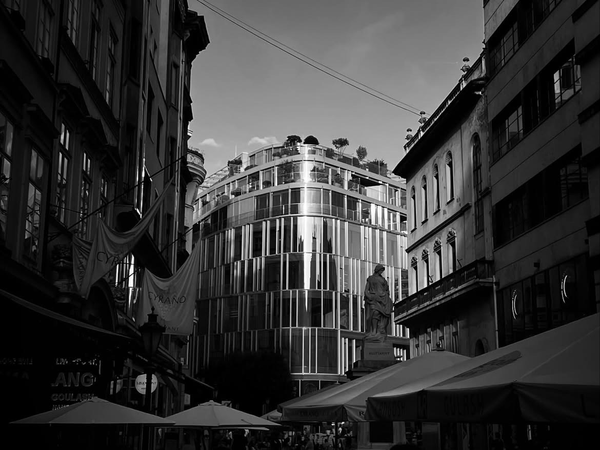 Glass and concrete| Budapest 2025