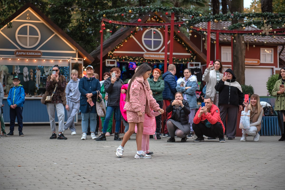 Парк Ривьера дефиле HAPPYkids. Семейный и коммерческий фотограф в Сочи Александр Бодунов