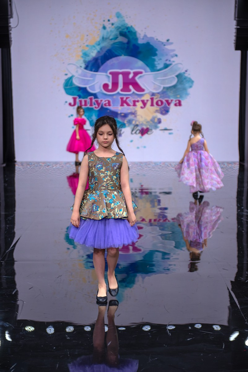 SochiFashionWeek2024 дизайнер Юлия Крылова. Семейный и коммерческий фотограф в Сочи Александр Бодунов