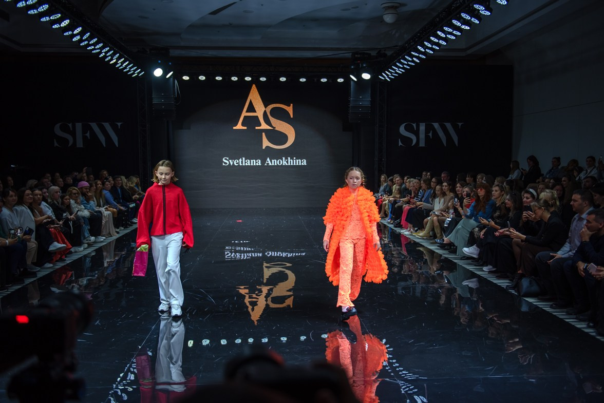 SochiFashionWeek2024 дизайнер Анохина Светлана. Семейный и коммерческий фотограф в Сочи Александр Бодунов