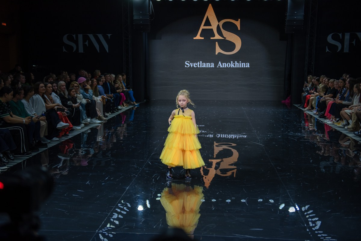 SochiFashionWeek2024 дизайнер Анохина Светлана. Семейный и коммерческий фотограф в Сочи Александр Бодунов
