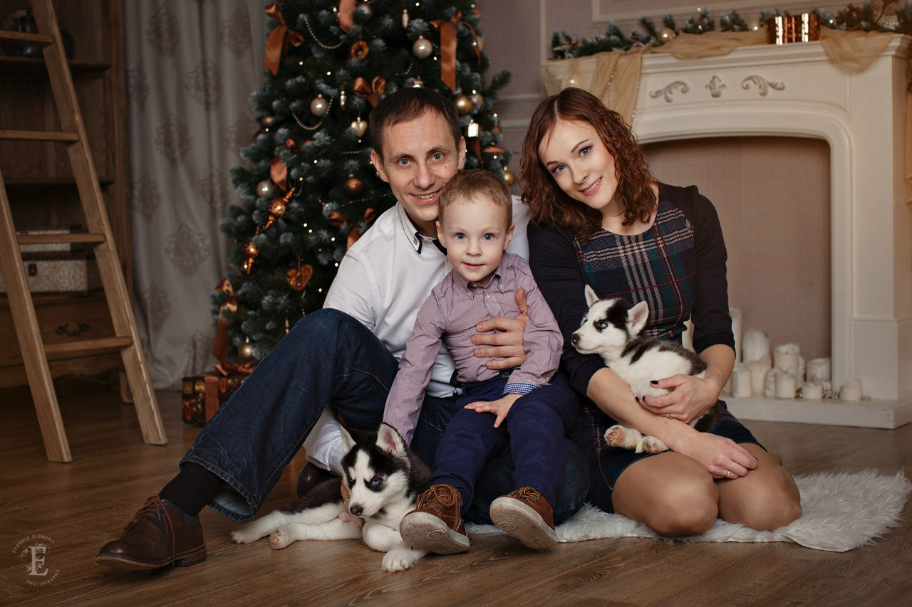 В студийном интерьере. Семейный и портретный фотограф в Санкт-Петербурге Евгения Елемена