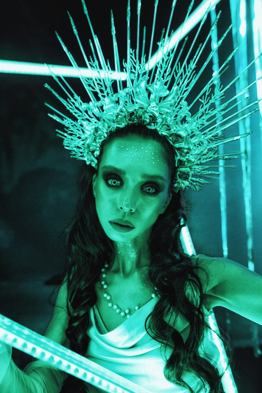 Современная концептуальная фотография о теле, уязвимости и идентичности. Визуальная практика на стиле честности, пост-иронии и искусства.Рекламная фотография, Концептуальная фотография, Современный художник, Психология, Коммерческий фотограф, Репортажный фотограф, Стрит фотография, Арт, Сюрреализм, Мобильная фотография, Снято на айфон, Дима Бурза