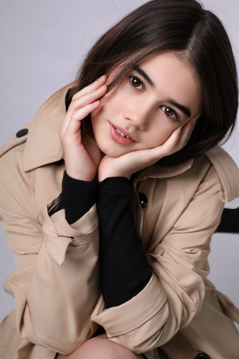 Вика Александрова. Съёмка одежды для маркетплейсов и брендов Morozova Production