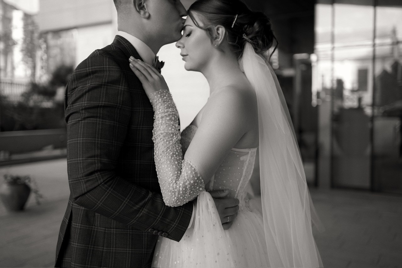 Свадебная фотосессия в отеле Хаятт. Фотограф Ростов-на-Дону Алёна Чёботова. Свадебный фотограф в Ростове-на-Дону. Таинство Крещения и Венчания, семейные фотосессии. Алёна Чёботова