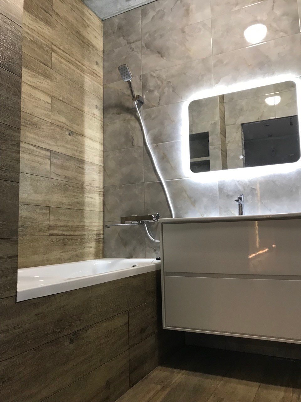 Ванная комната (ул. Хасанова д. 13). Ремонт санузла, туалета, ванной под ключ в Казани. Укладка плитки