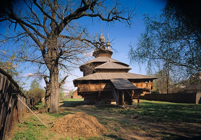 Церковь Собора Богородицы из села Холм Галичского р-на. 1552г. Перевезена в Суздаль