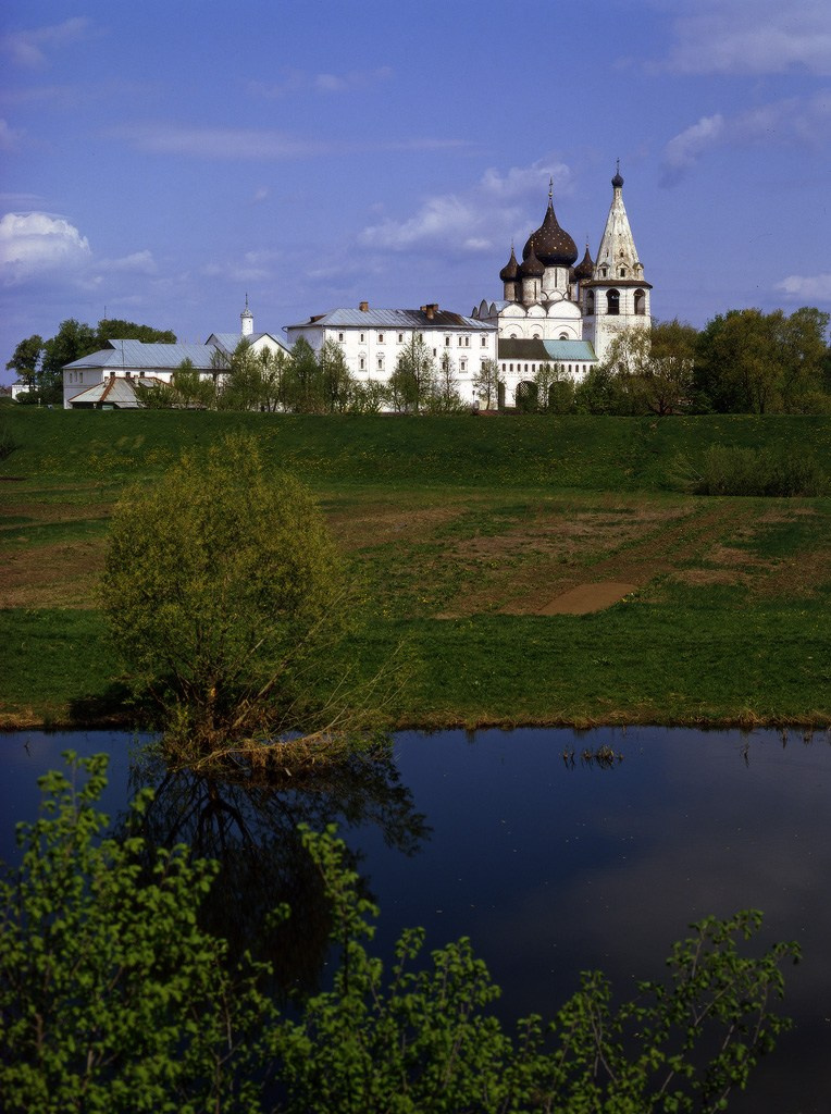 Вид на кремль. Суздаль