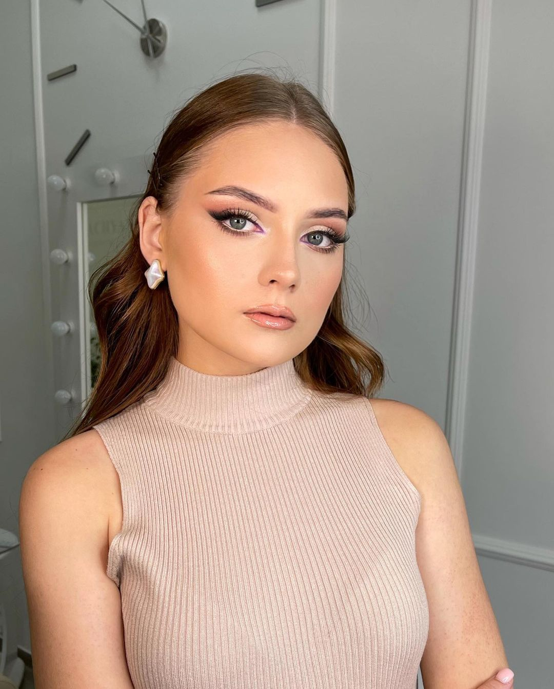 Стилист Эрна Дом у Моря. Подрядчики и друзья сети свадебных площадок House for wedding