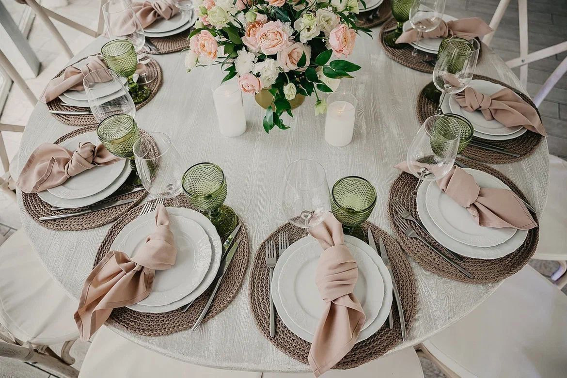 Декор Джуси роуз. Подрядчики и друзья сети свадебных площадок House for wedding