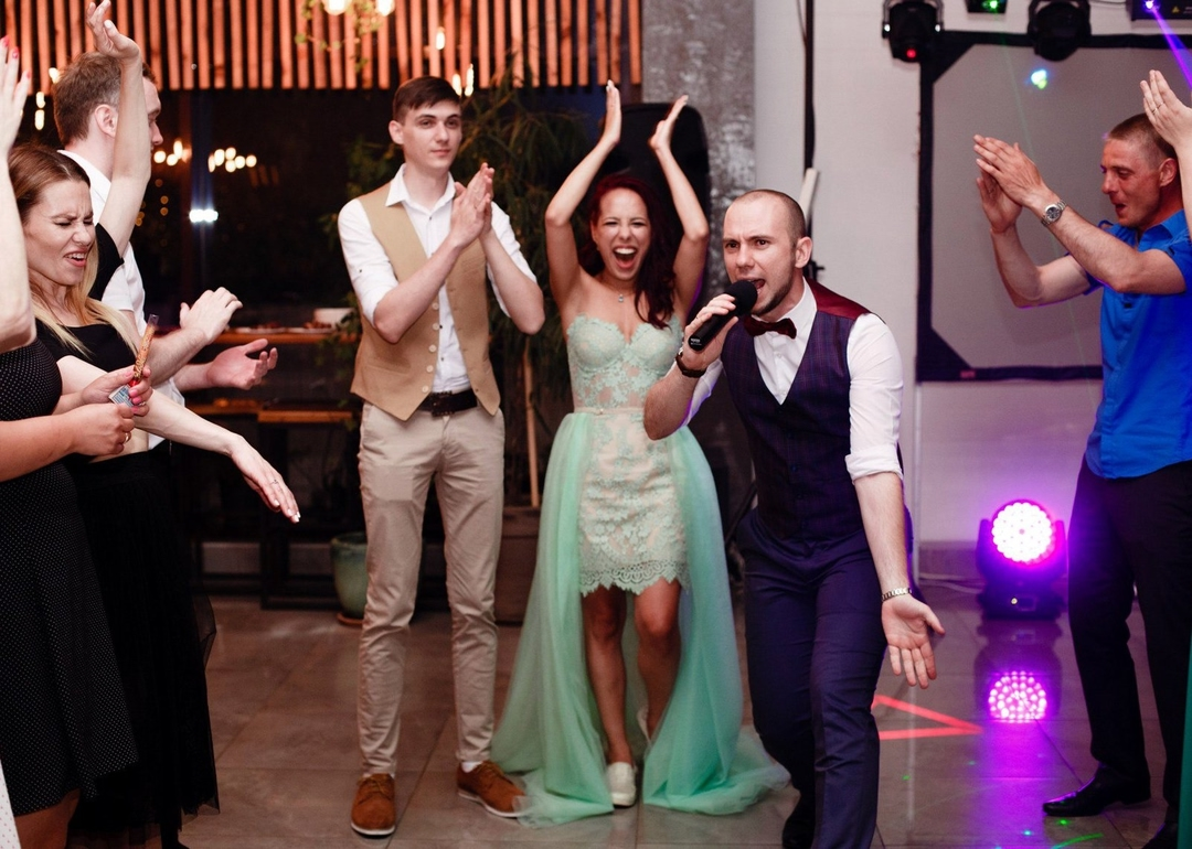 Ведущий Вечерский Дом у моря. Подрядчики и друзья сети свадебных площадок House for wedding