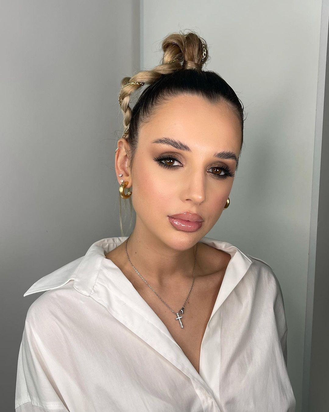 Стилист Эрна Дом у Моря. Подрядчики и друзья сети свадебных площадок House for wedding