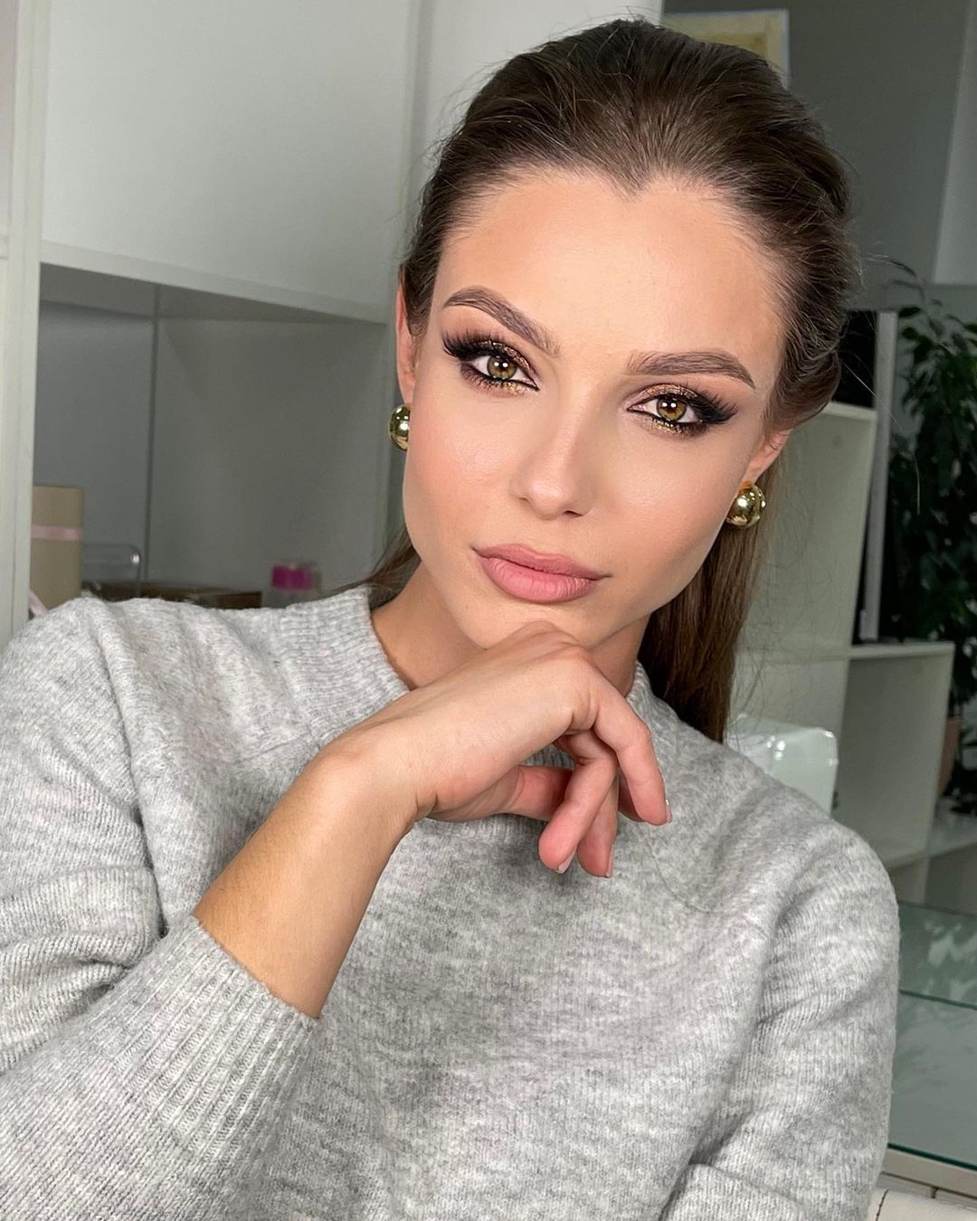 Стилист Эрна Дом у Моря. Подрядчики и друзья сети свадебных площадок House for wedding