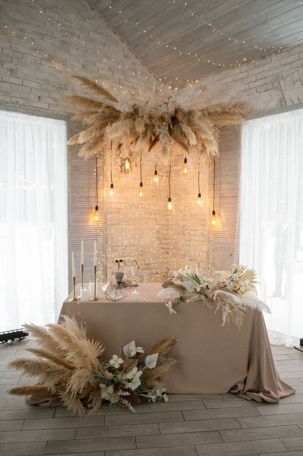 Декор Джуси роуз. Подрядчики и друзья сети свадебных площадок House for wedding