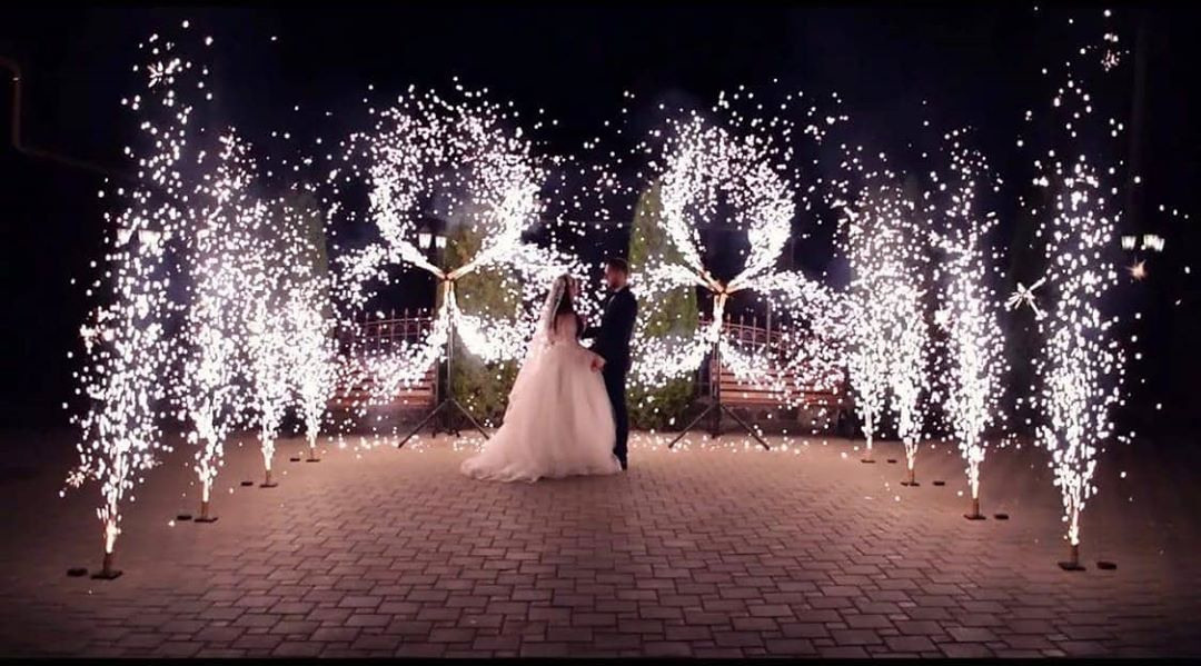 Шоу эффекты. Подрядчики и друзья сети свадебных площадок House for wedding