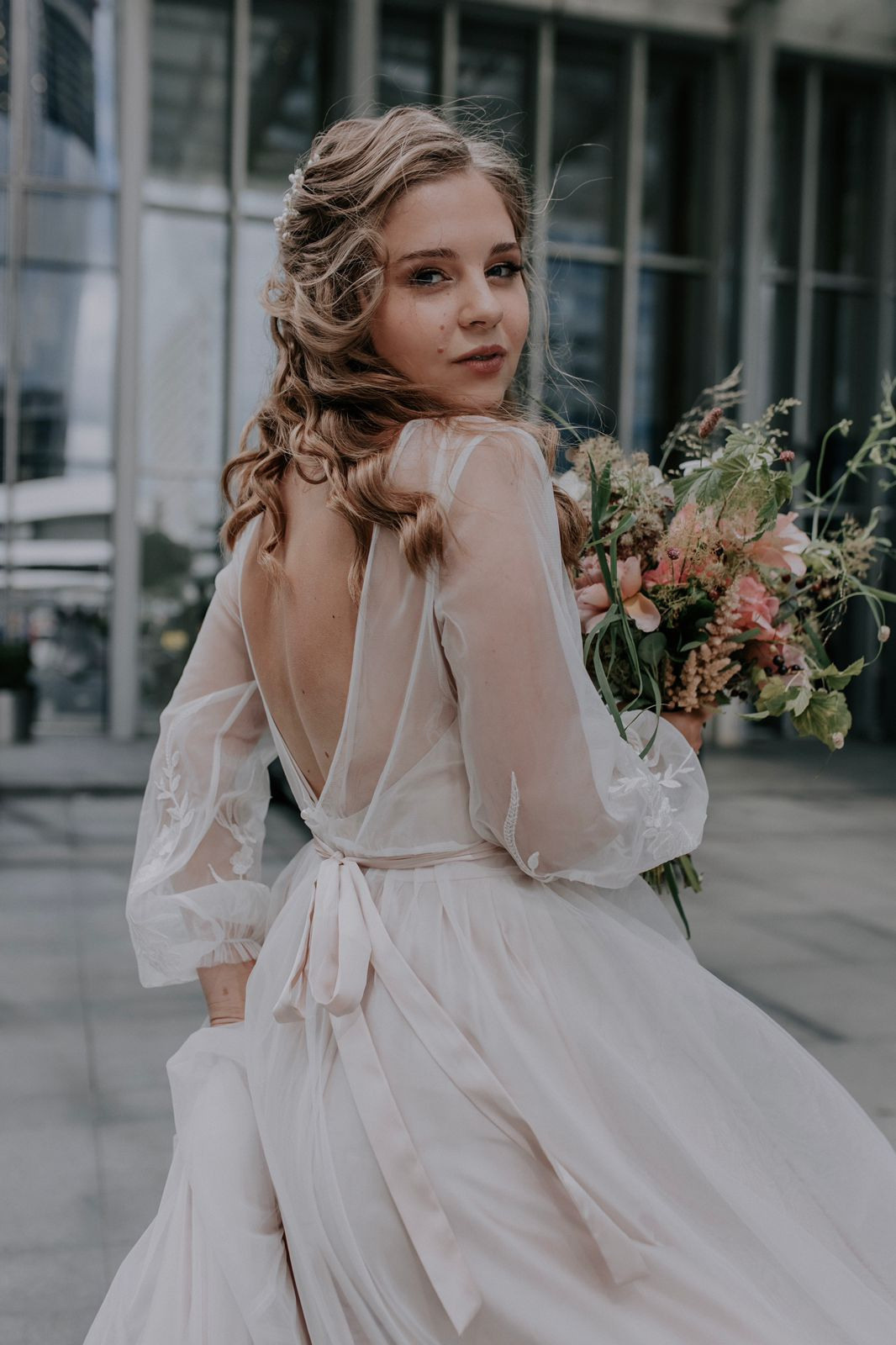 Шоу платья. Подрядчики и друзья сети свадебных площадок House for wedding