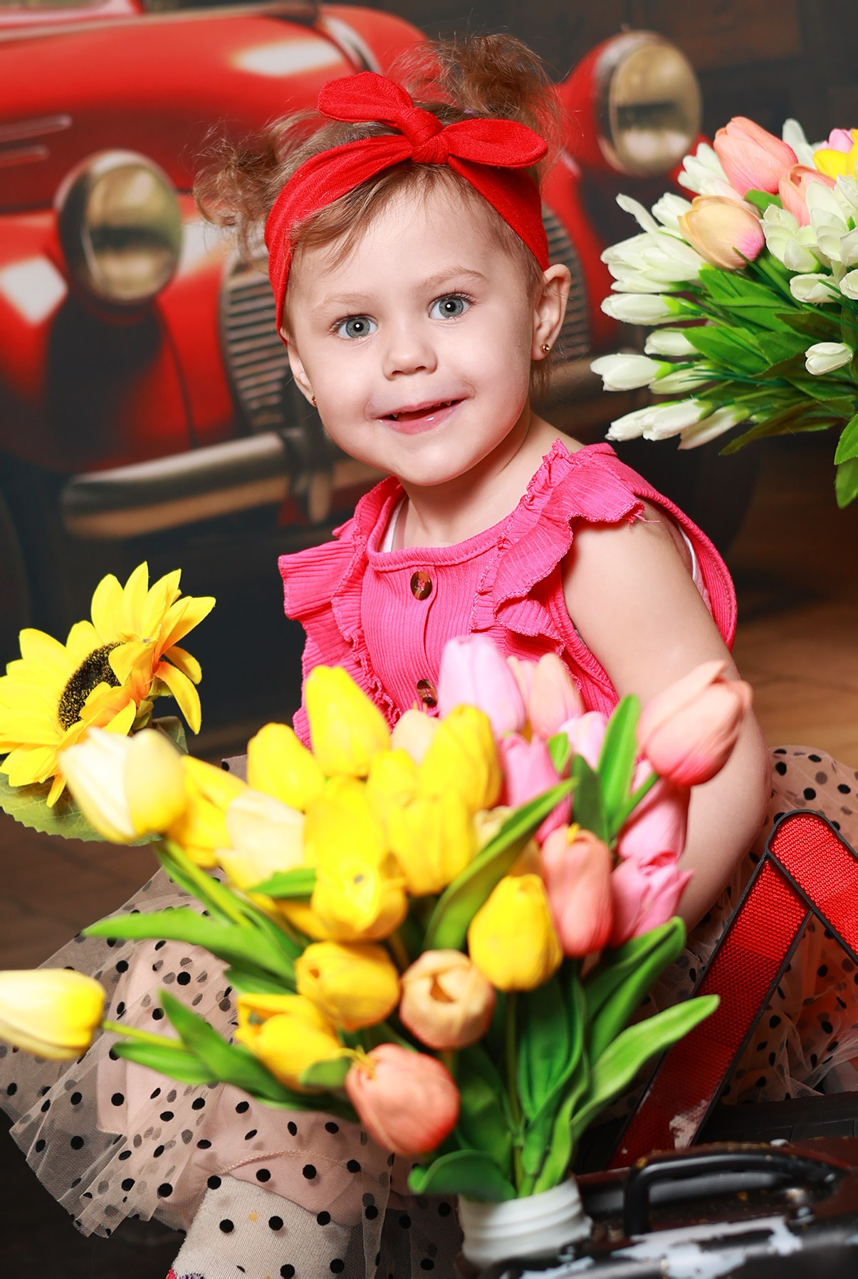 Гараж. Выпускные альбомы в Иваново в детский сад и школу. Александр и Светлана Янкины