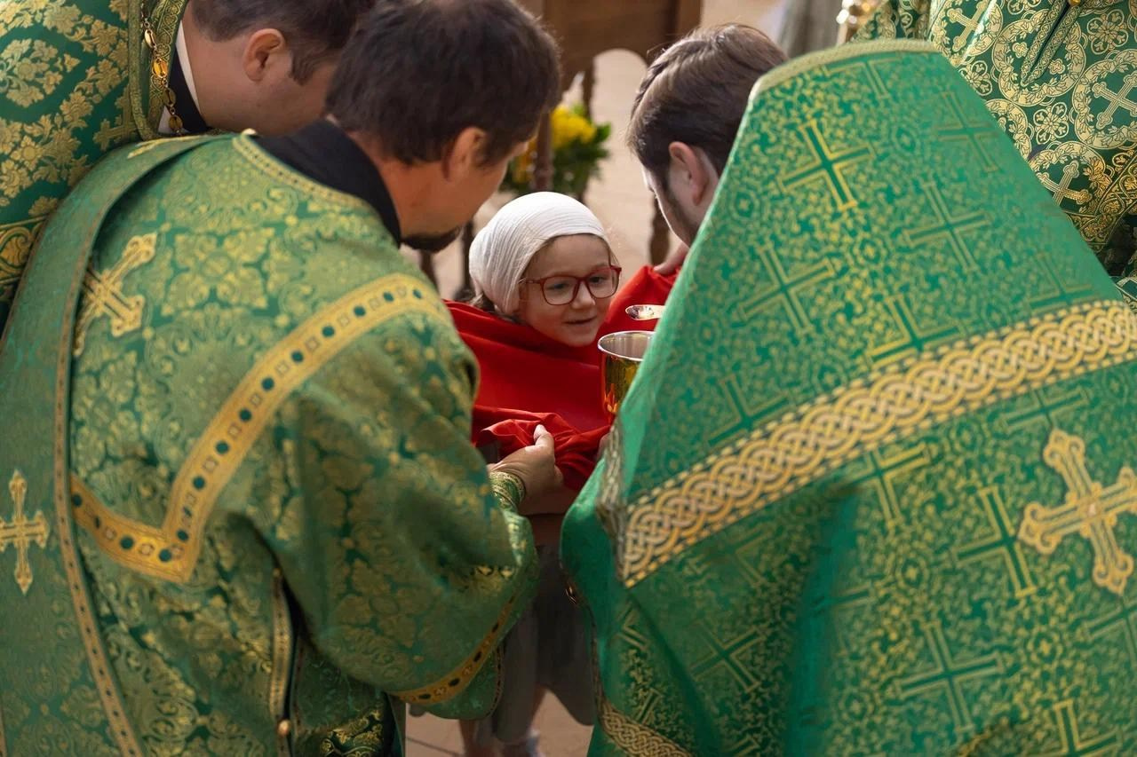 Божественная Литургия в храме Нерукотворного образа Спасителя. Саратовское Северо-Западное благочиние