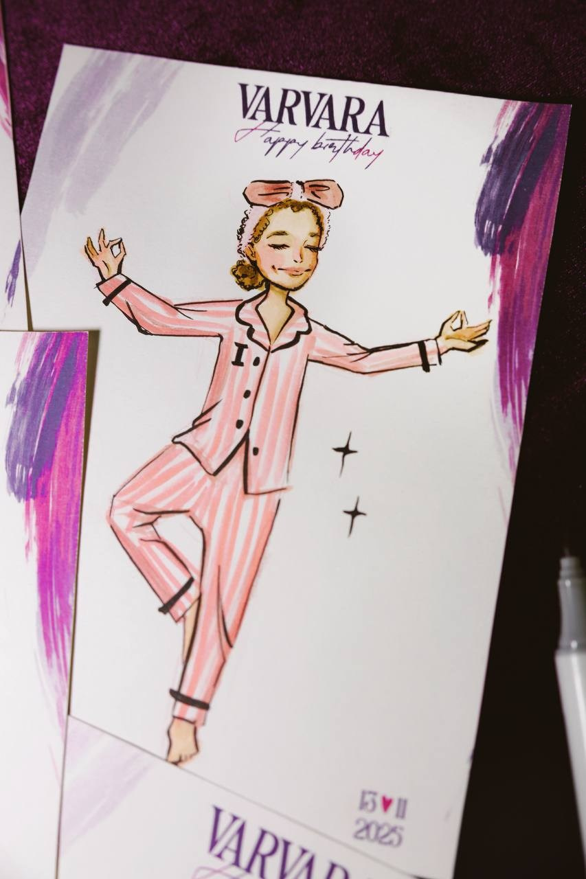 Скетчинг маркерами на детской вечеринке в стиле розовой пижамной вечеринки