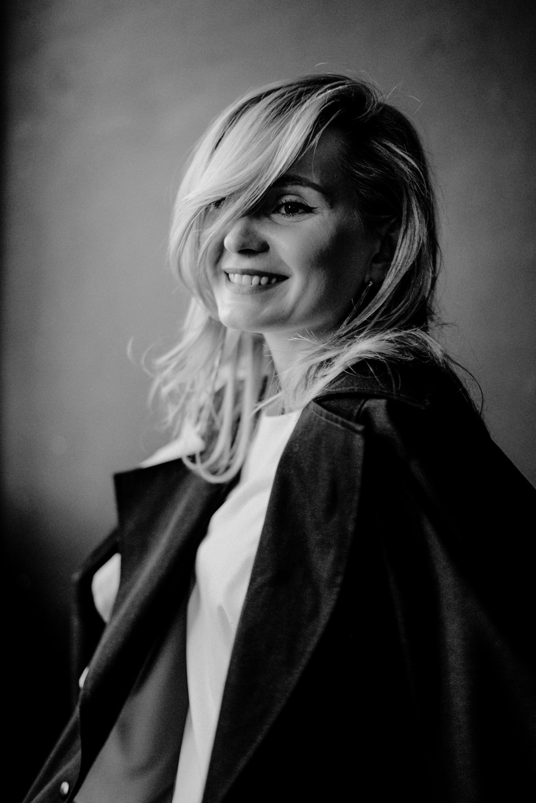 Свадебная фотосессия в стиле минимализм в Тюмени — Максим и Таня — Фотограф Дарья Мустафина. Фотограф Дарья Мустафина, Тюмень