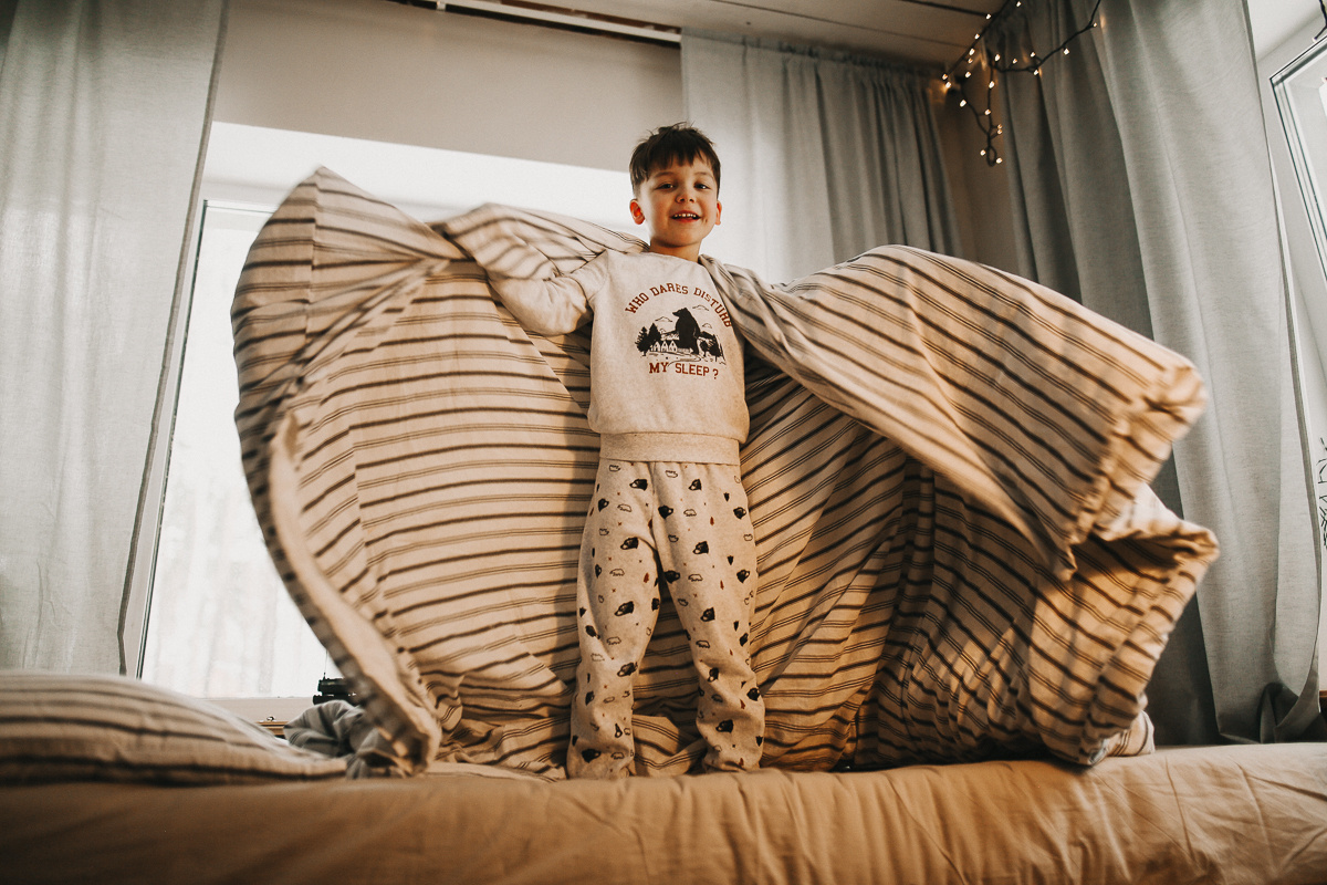 Рождественское утро в домике. Соня Черных (sophieblack)