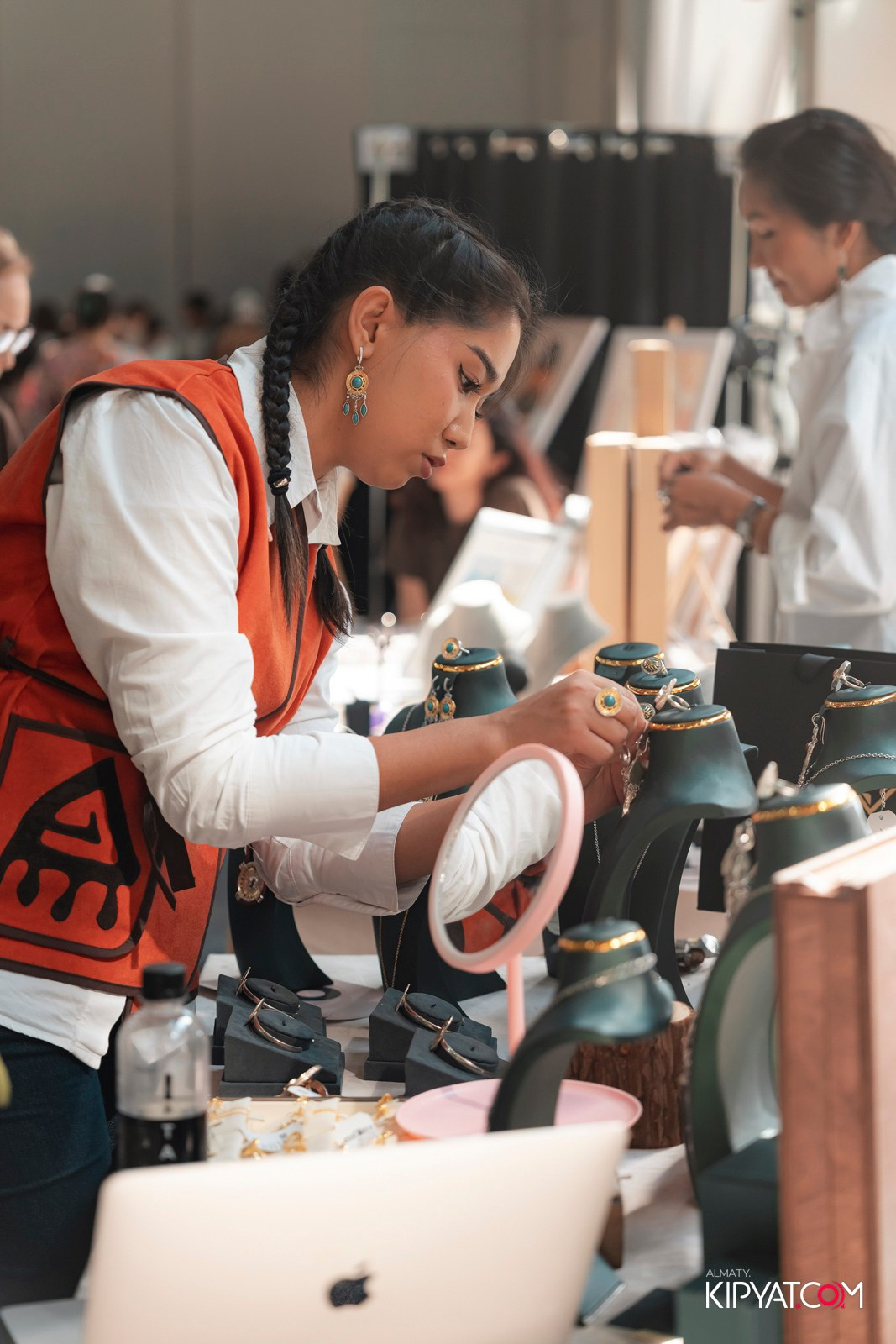 ETHNO POP-UP STORE, SABANTOI B SADU ARENA. КИПЯТКОМ АЛМАТЫ!