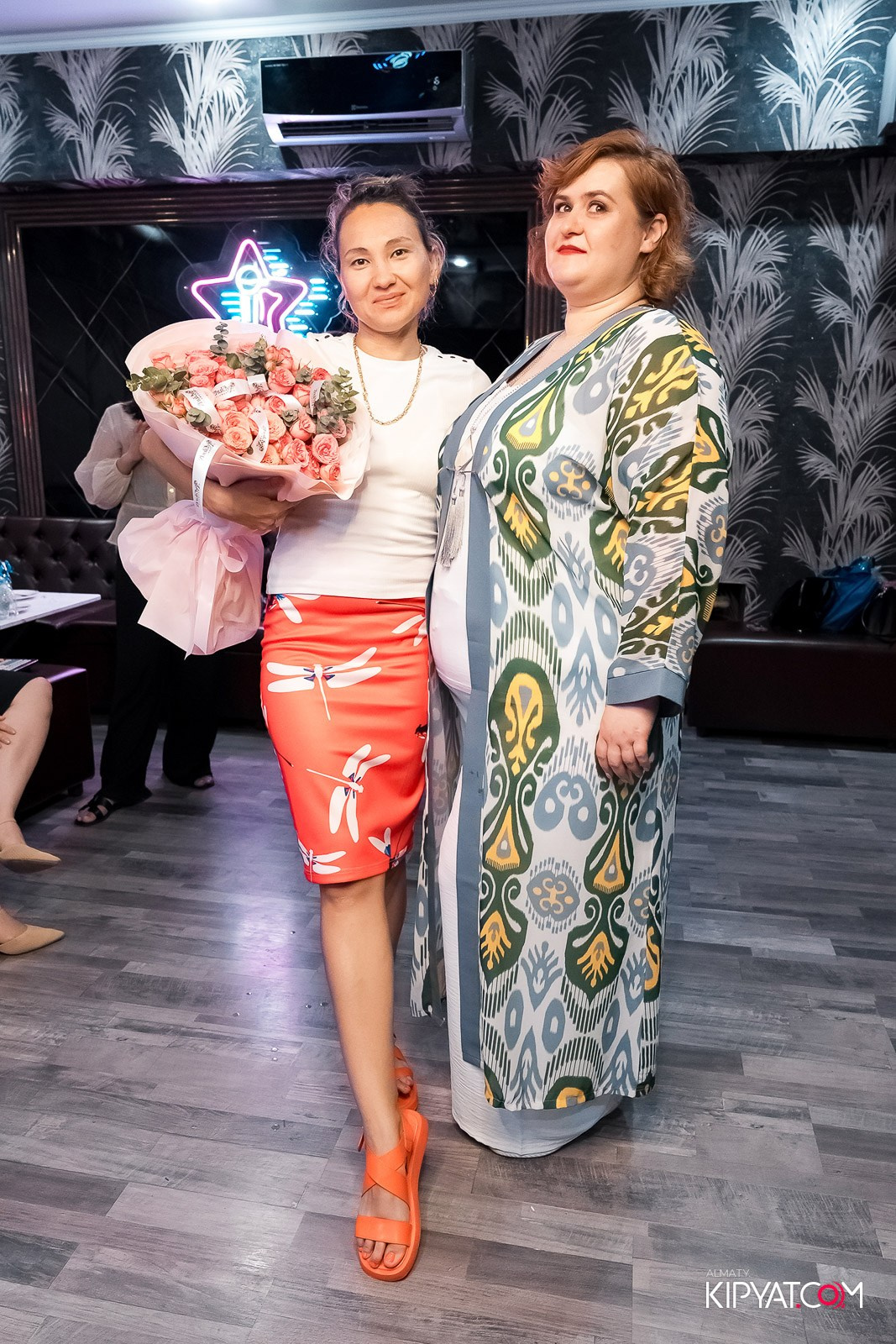 КАРАОКЕ РОЯЛЬ COSMO. КИПЯТКОМ АЛМАТЫ!