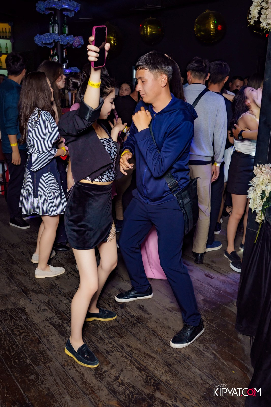 UYAT EMES BAR. КИПЯТКОМ АЛМАТЫ!