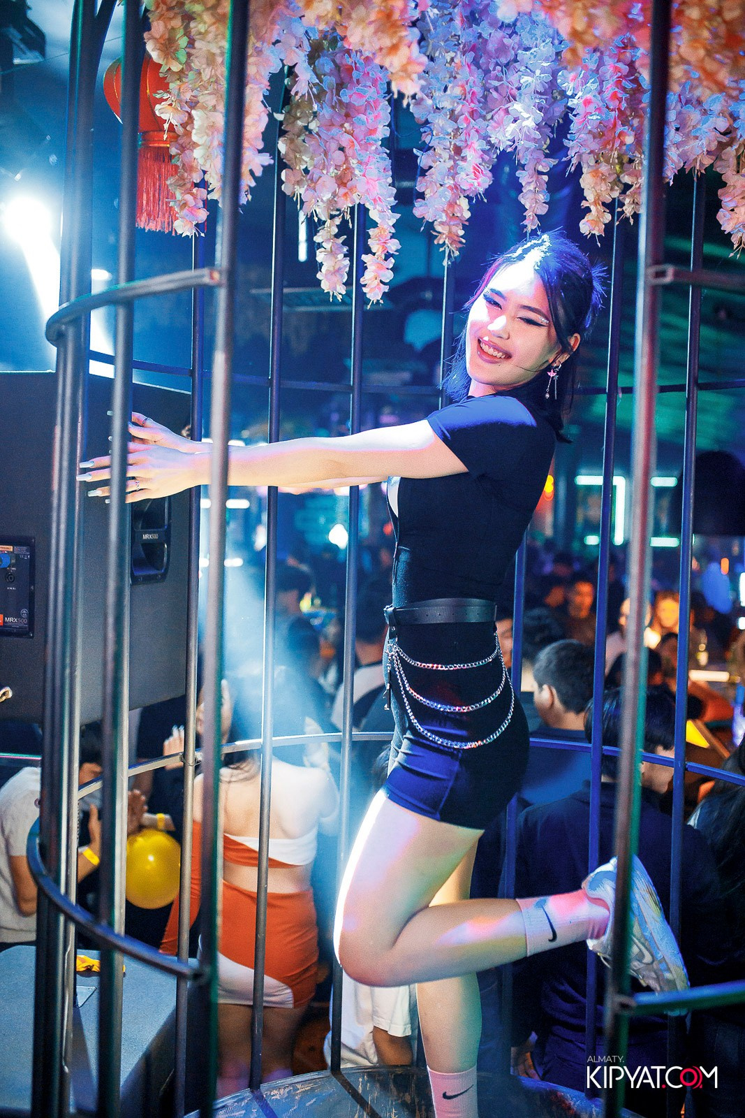 UYAT EMES BAR. КИПЯТКОМ АЛМАТЫ!