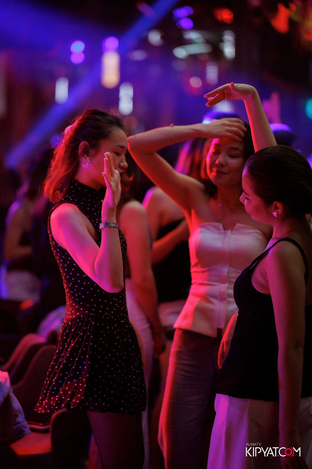 FRIENDS BAR & TERRACE. КИПЯТКОМ АЛМАТЫ! Фотосъемка мероприятий в Алматы