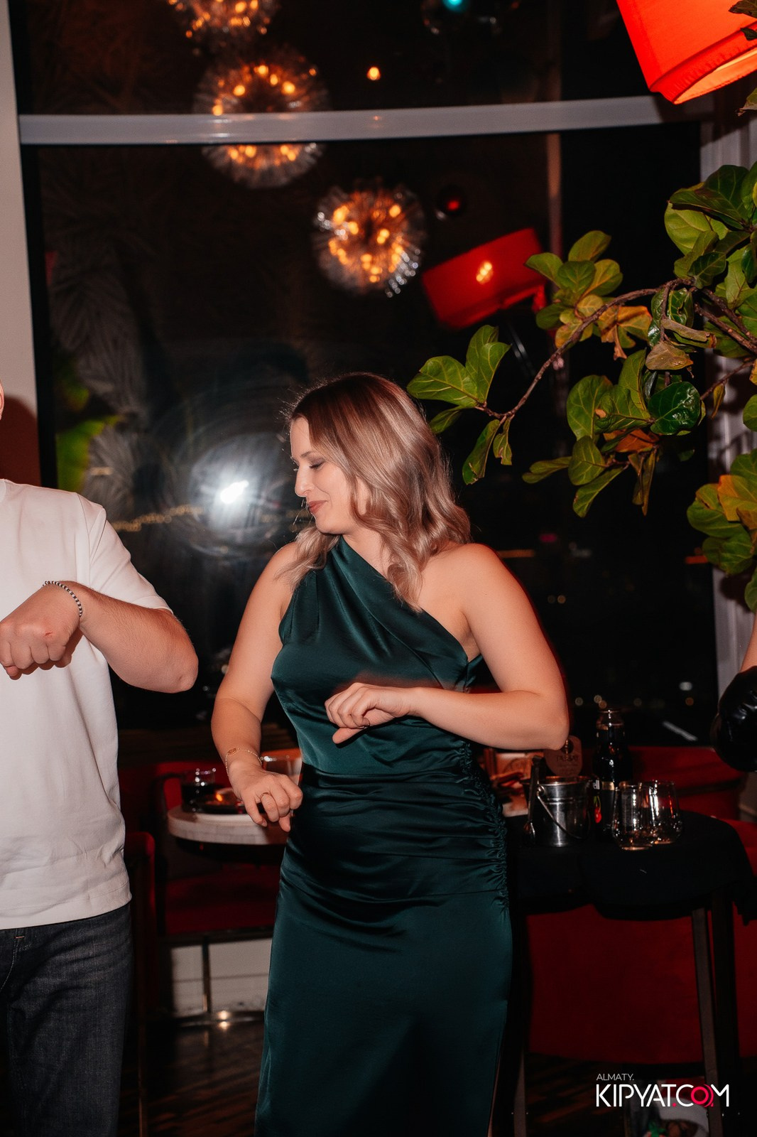 РЕСТОРАН BARFLY. КИПЯТКОМ АЛМАТЫ!