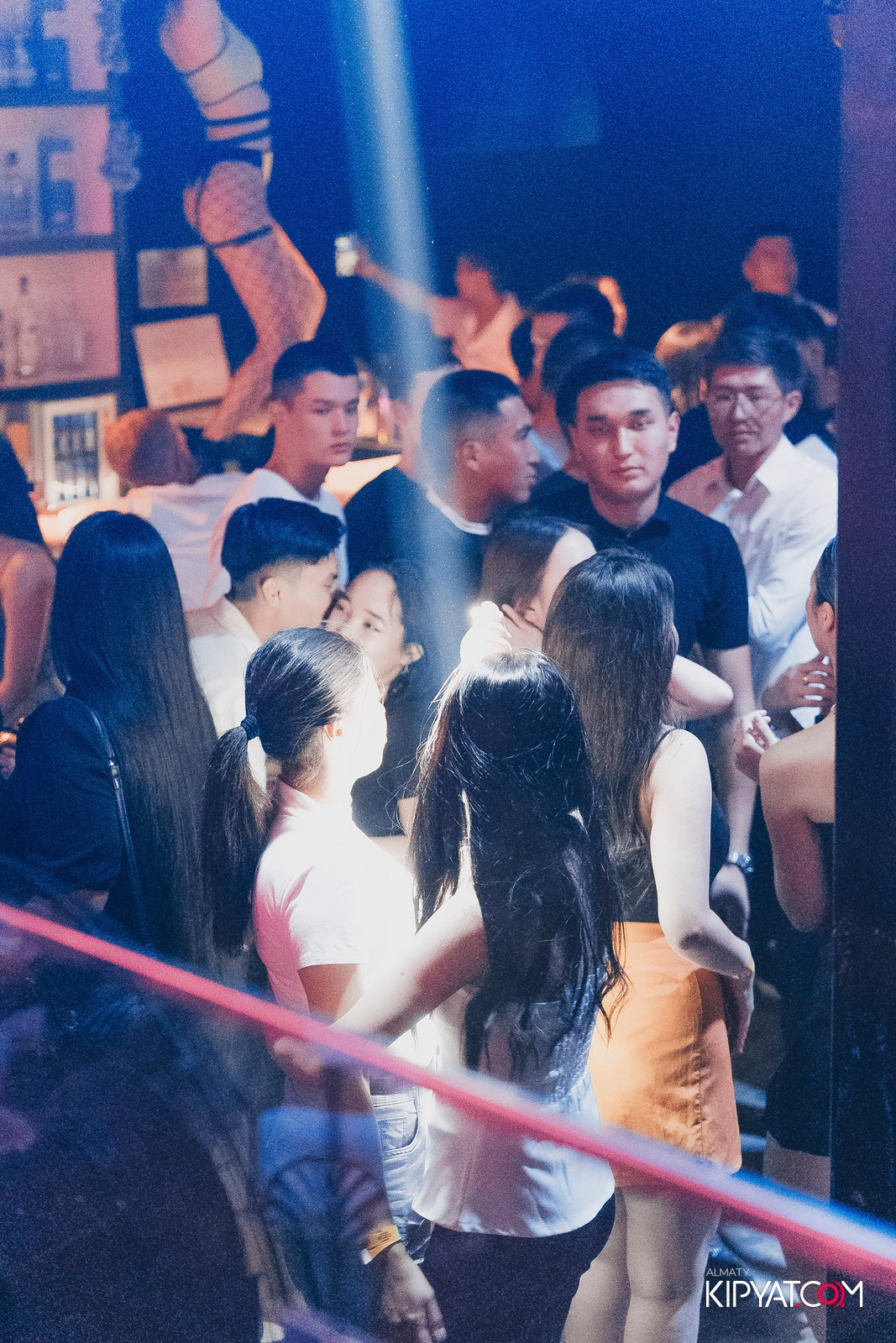 UYAT EMES BAR. КИПЯТКОМ АЛМАТЫ!