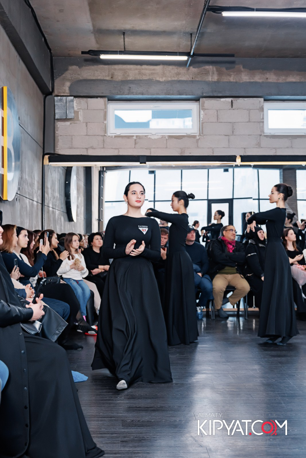 BLOCKBUSTER ТАНЦЕВАЛЬНАЯ АКАДЕМИЯ. КИПЯТКОМ АЛМАТЫ!