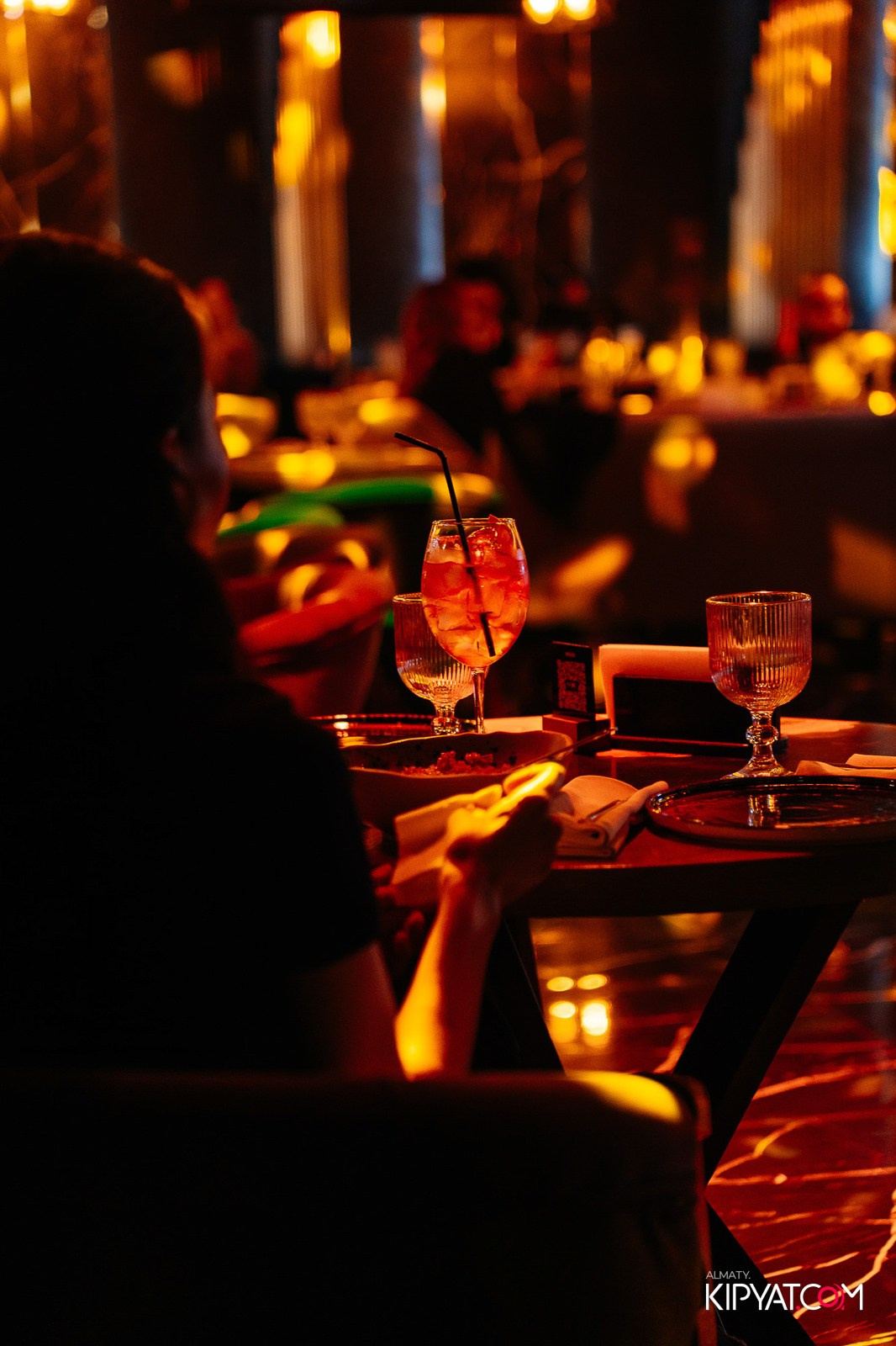 MOOD KARAOKE & TERRACE. КИПЯТКОМ АЛМАТЫ!