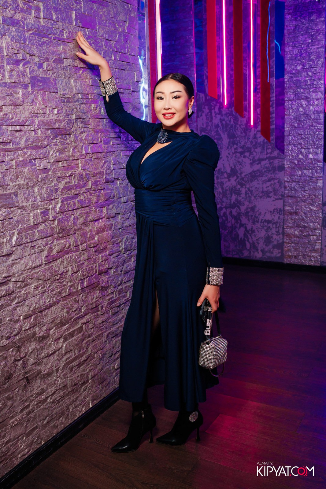 УХО И МЕДВЕДЬ НА ГАГАРИНА. КИПЯТКОМ АЛМАТЫ!