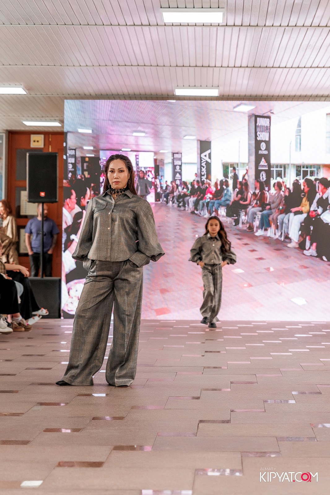 JUNIOR FASHION SHOW. КИПЯТКОМ АЛМАТЫ!