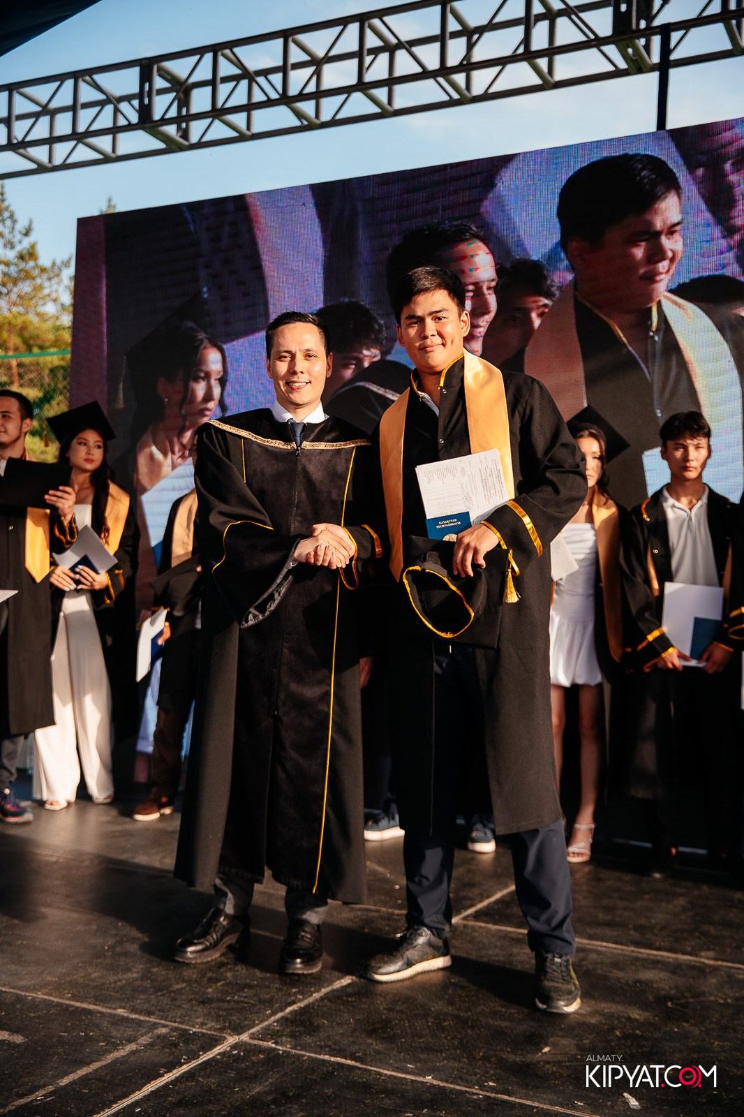 ВРУЧЕНИЕ ДИПЛОМОВ — НАРХОЗ КОЛЛЕДЖ. Part 3. КИПЯТКОМ АЛМАТЫ!