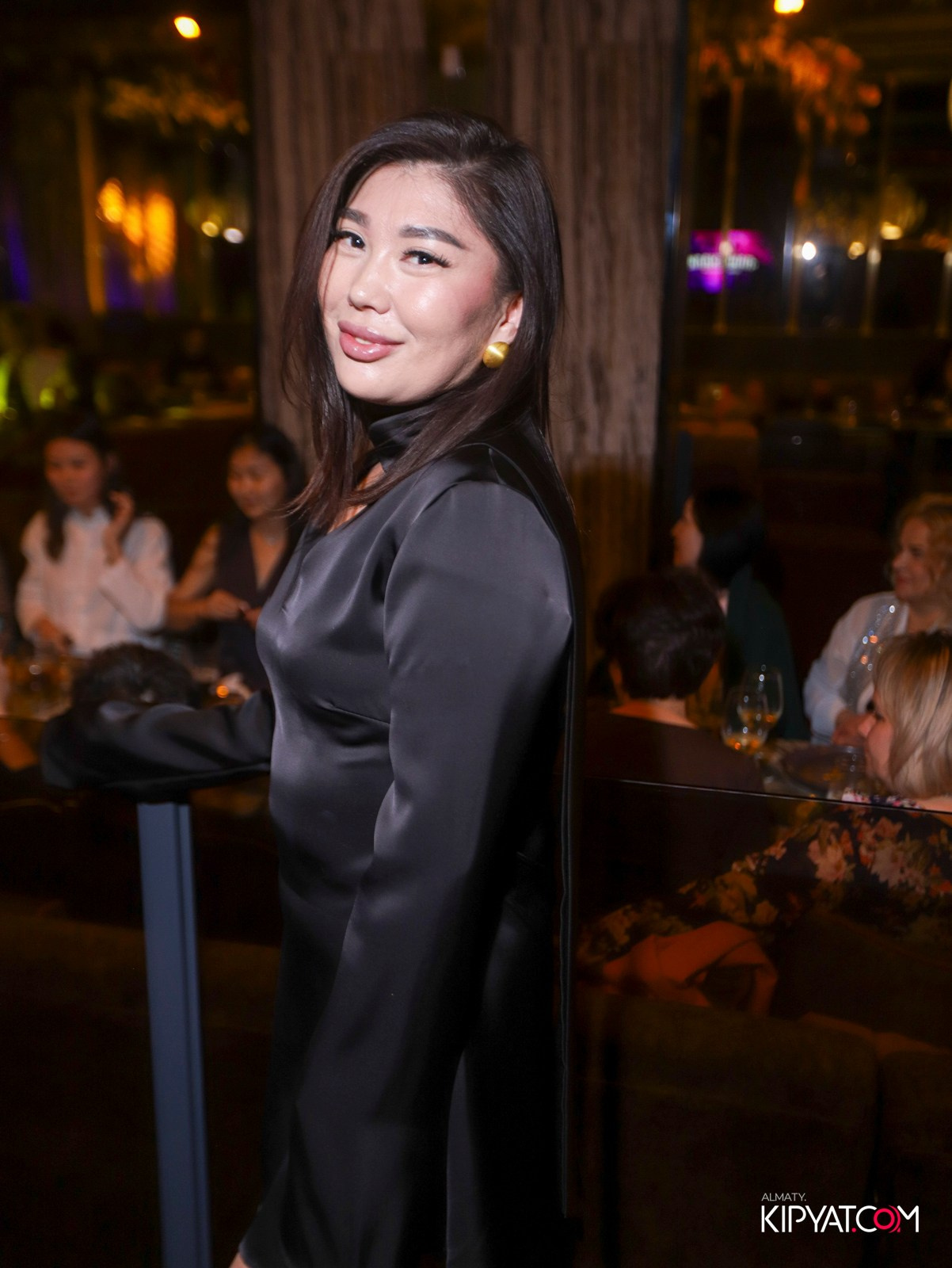 БАР ПАНАЕХАЛИ НА ДОСТЫК. КИПЯТКОМ АЛМАТЫ! Фотосъемка мероприятий в Алматы