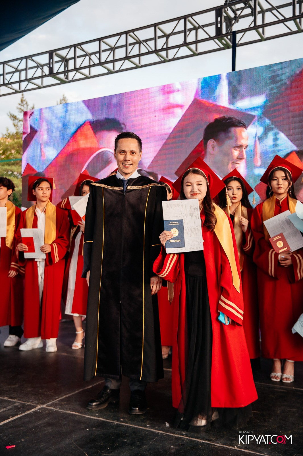 ВРУЧЕНИЕ ДИПЛОМОВ — НАРХОЗ КОЛЛЕДЖ. Part 4. КИПЯТКОМ АЛМАТЫ!