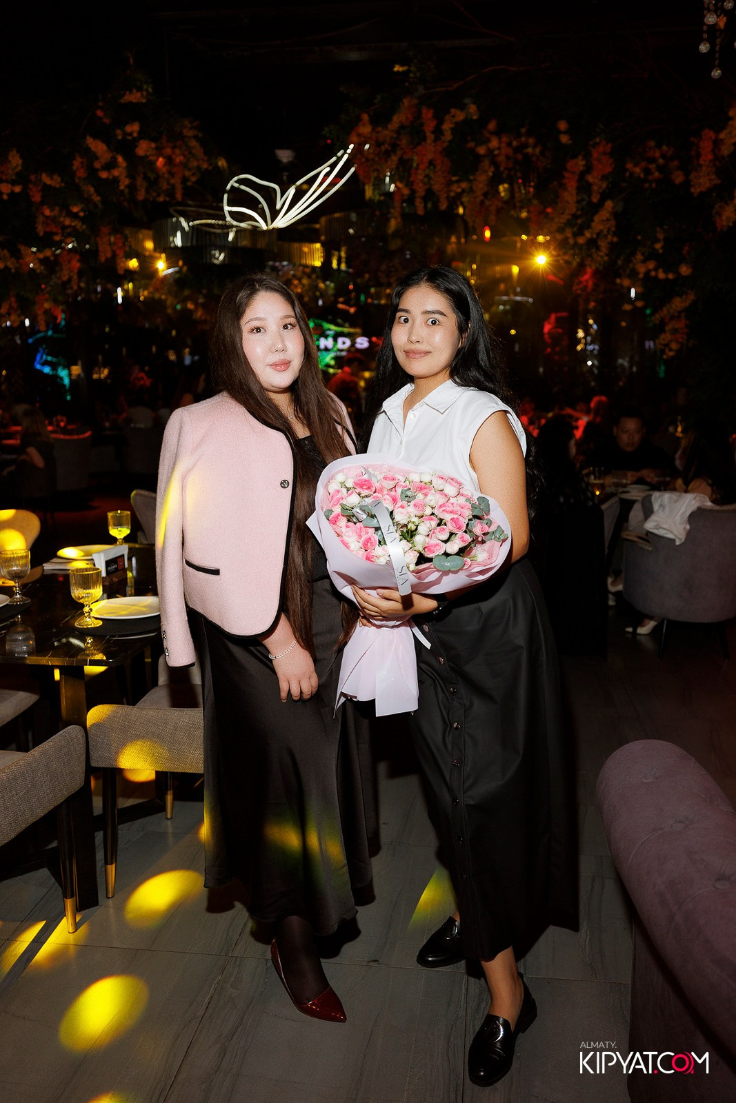 FRIENDS BAR & TERRACE. КИПЯТКОМ АЛМАТЫ! Фотосъемка мероприятий в Алматы