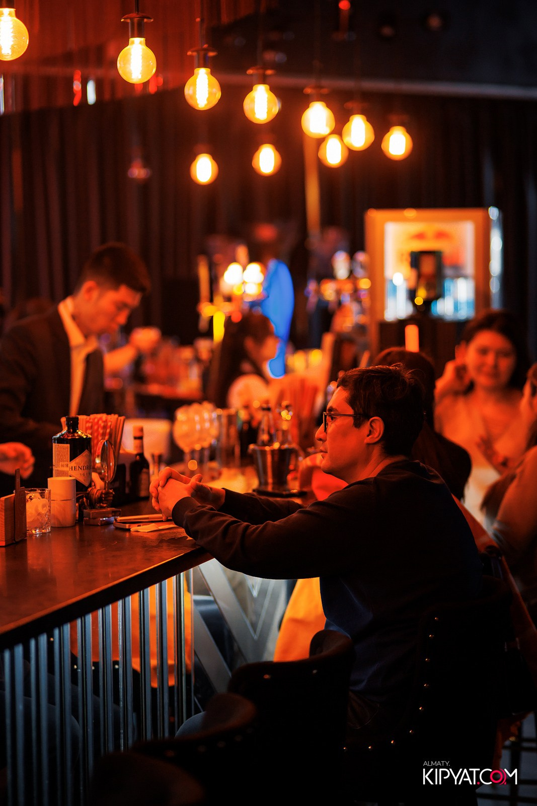 FRIENDS BAR & TERRACE. КИПЯТКОМ АЛМАТЫ!